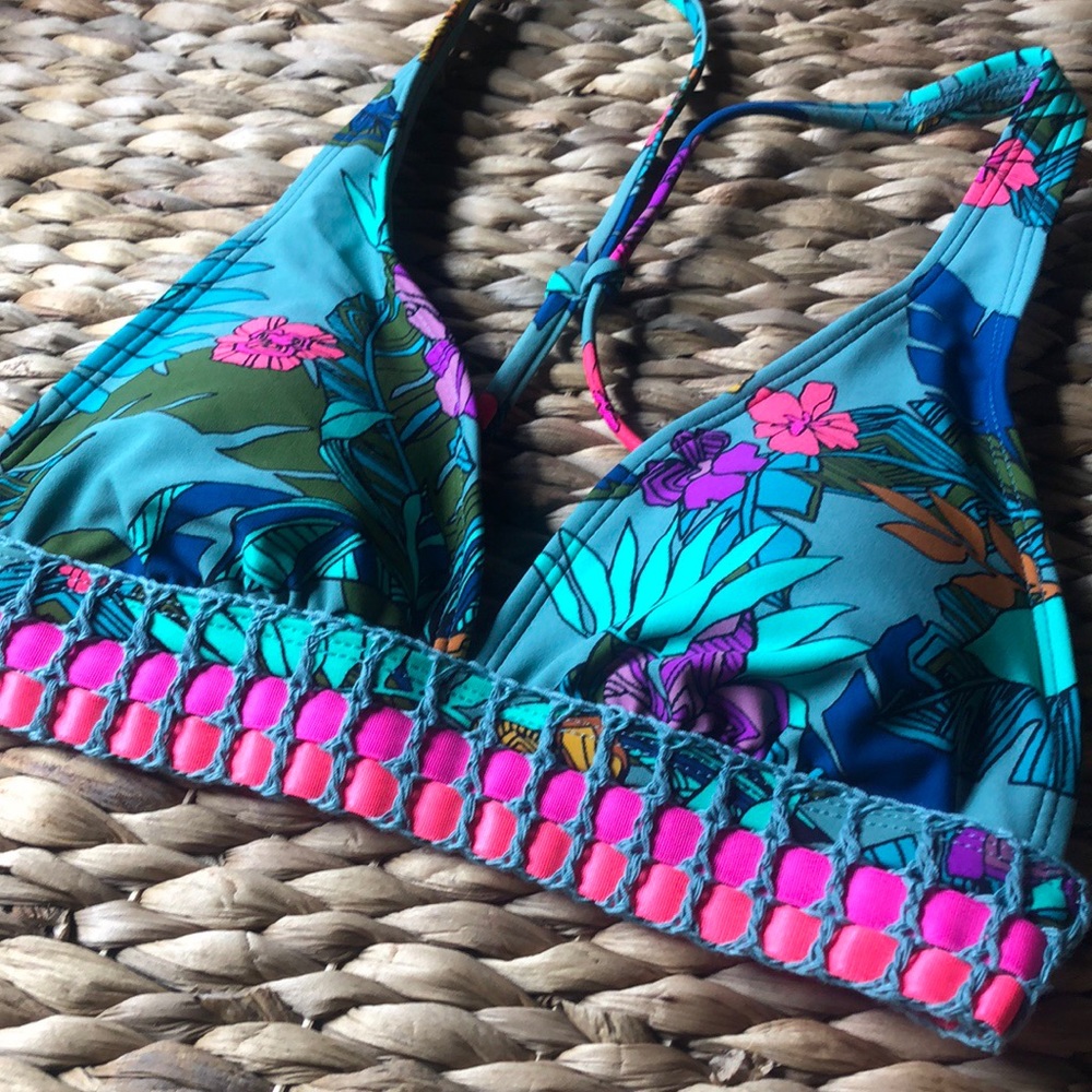 NWT Mossimo Sage Floral Cross Back Bikini Top S
